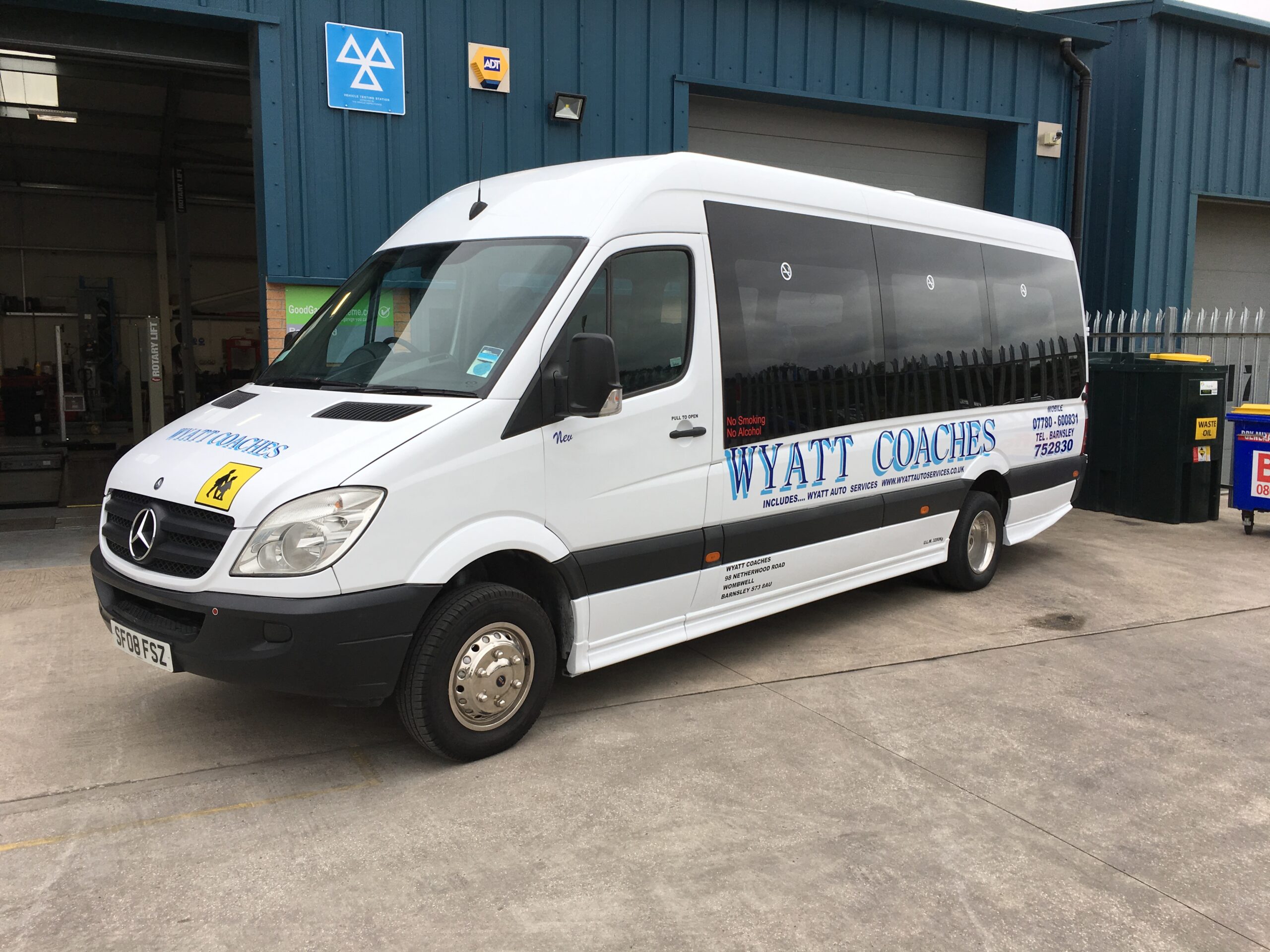 How much does it cost to hire a mini bus? [Infographic]